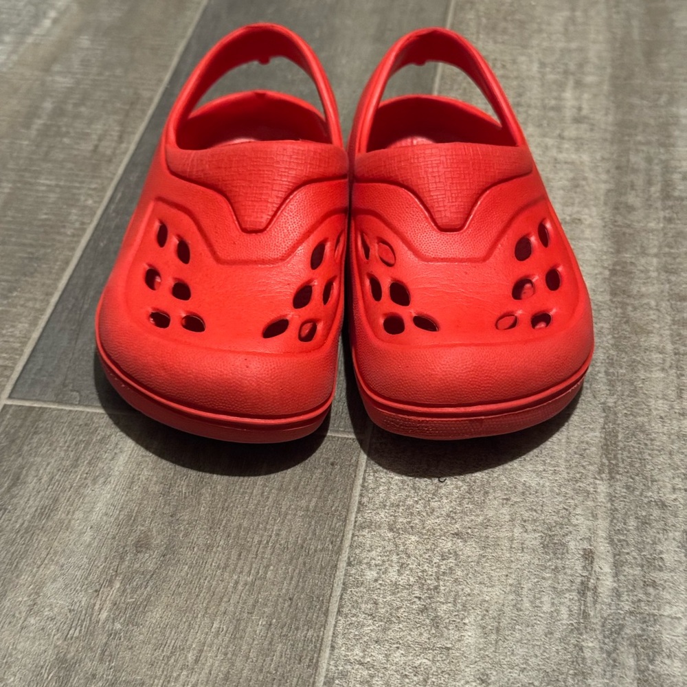 wonder nation Bright Red Kids Slip-On Clog Sandals - Picture 3 of 4